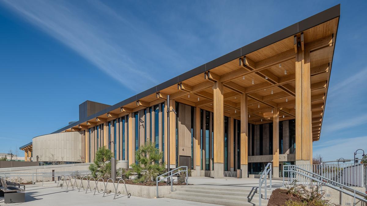 Getting here: Parking and transportation | Multnomah County Library